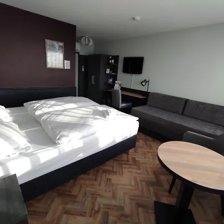 מלון Akzent City-hotel 3*